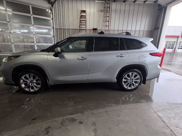 Used 2021 Toyota Highlander Limited AWD/4WD image 13