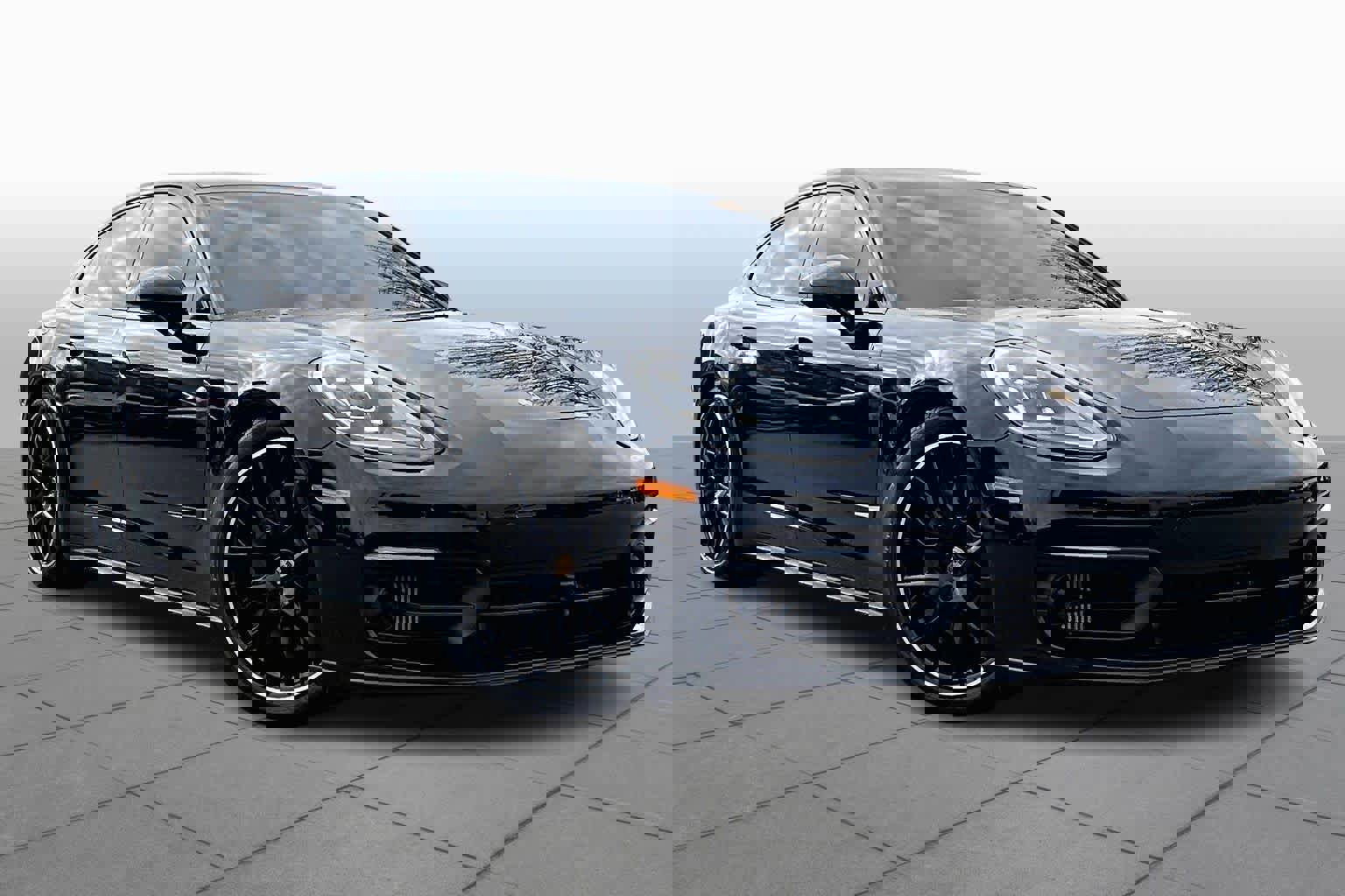 Used 2023 Porsche Panamera 4 Platinum Edition image 2