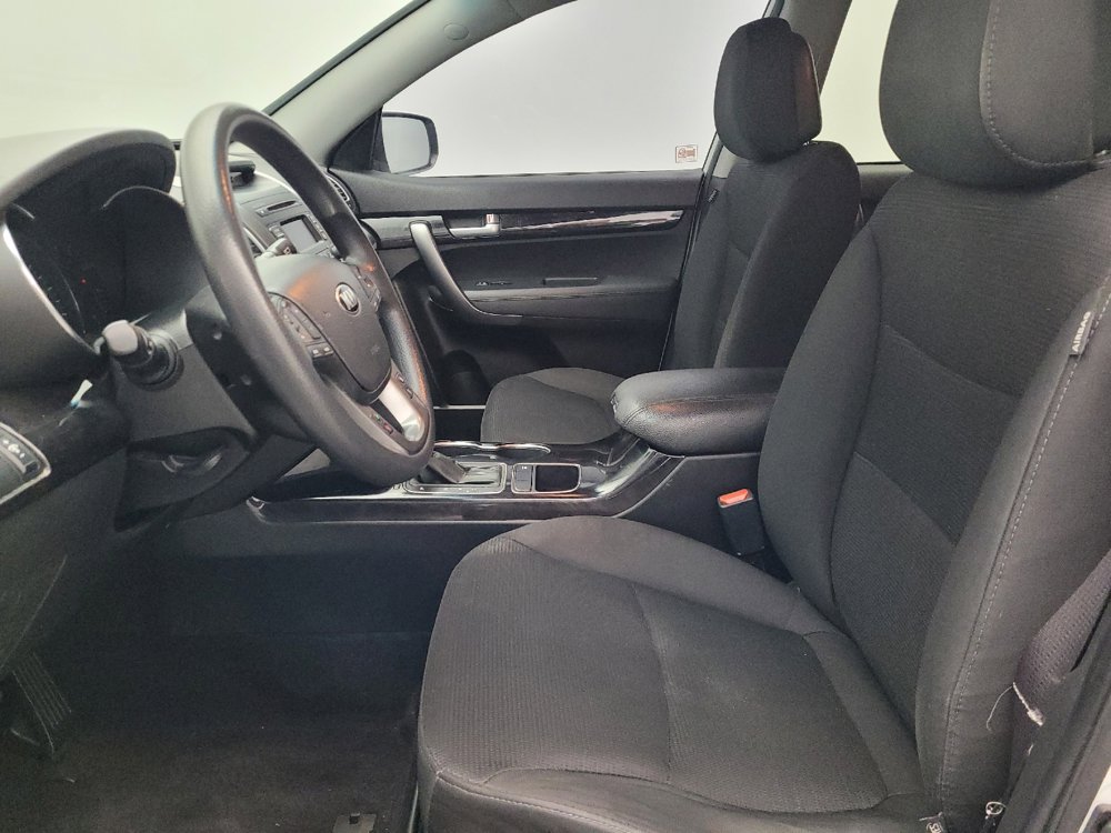 Used 2015 Kia Sorento LX image 17