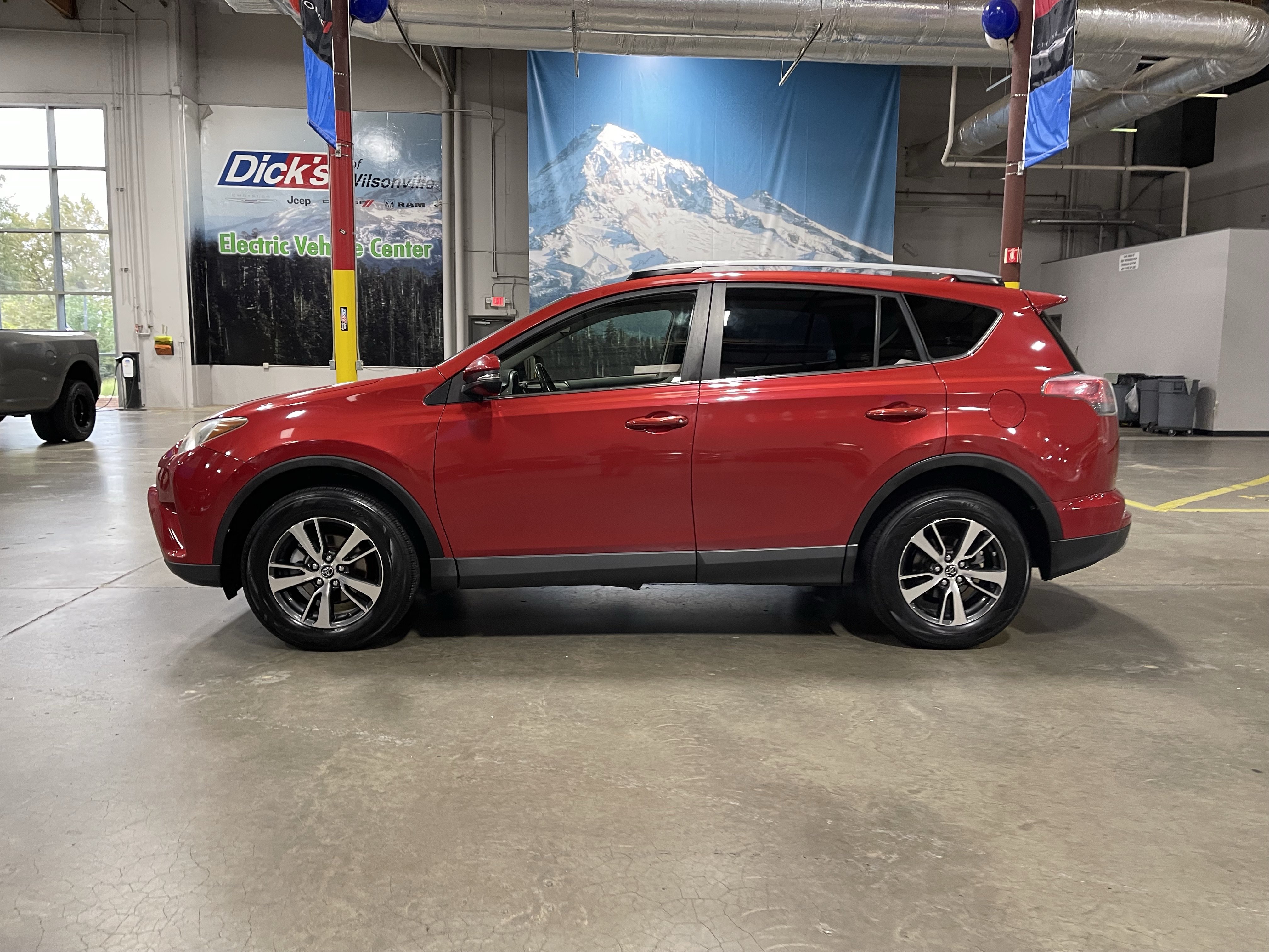 Used 2017 Toyota RAV4 XLE w/ Plus Special Value Package AWD/4WD image 2
