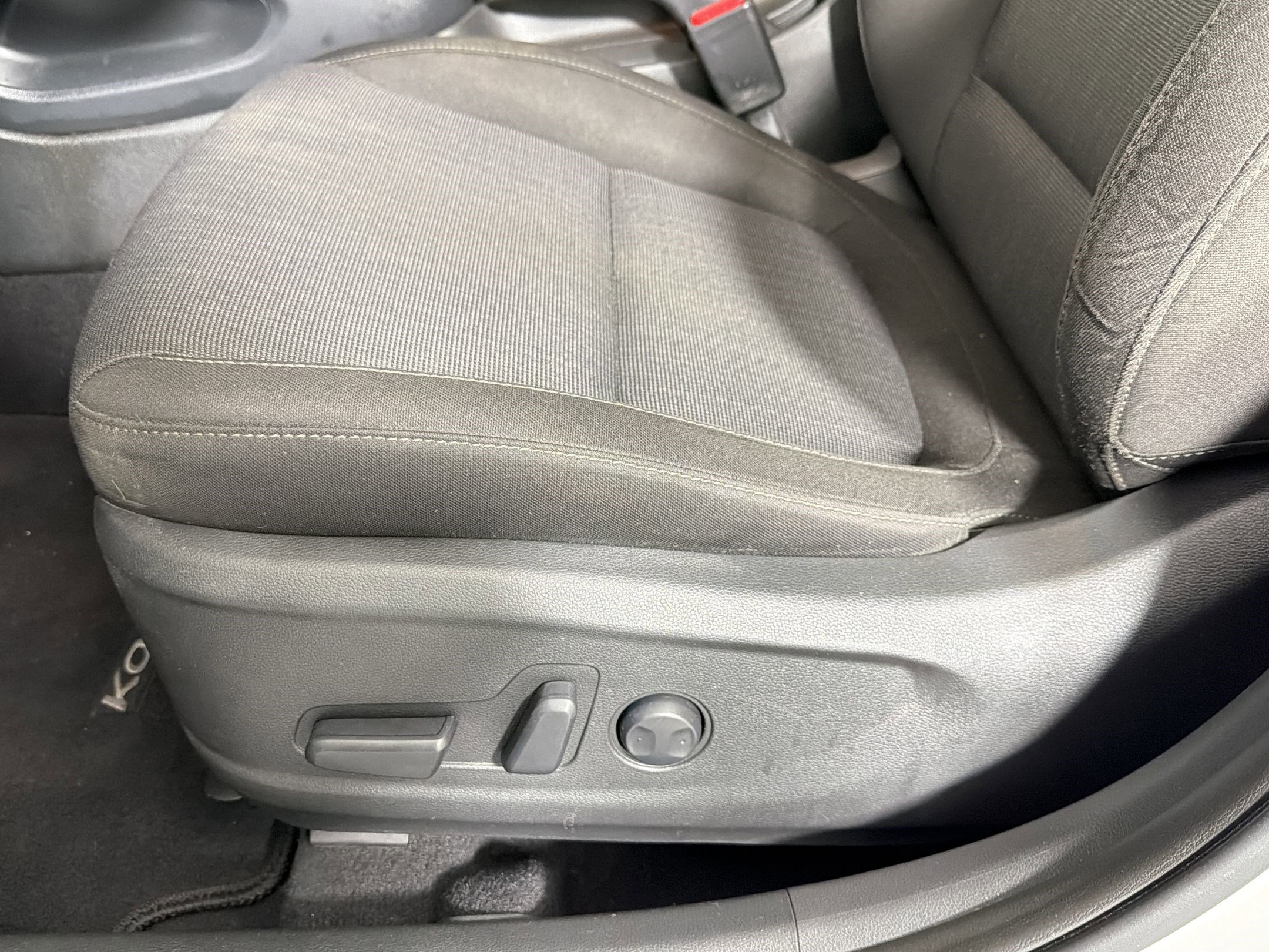 Used 2023 Hyundai Kona SEL w/ Cargo Package image 10