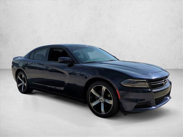Used 2017 Dodge Charger SE w/ Popular Equipment Group image 3
