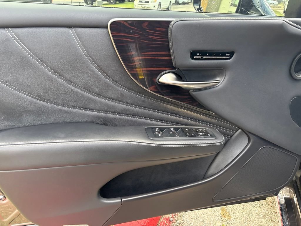 Used 2023 Lexus LS 500 w/ Luxury Package RWD image 11