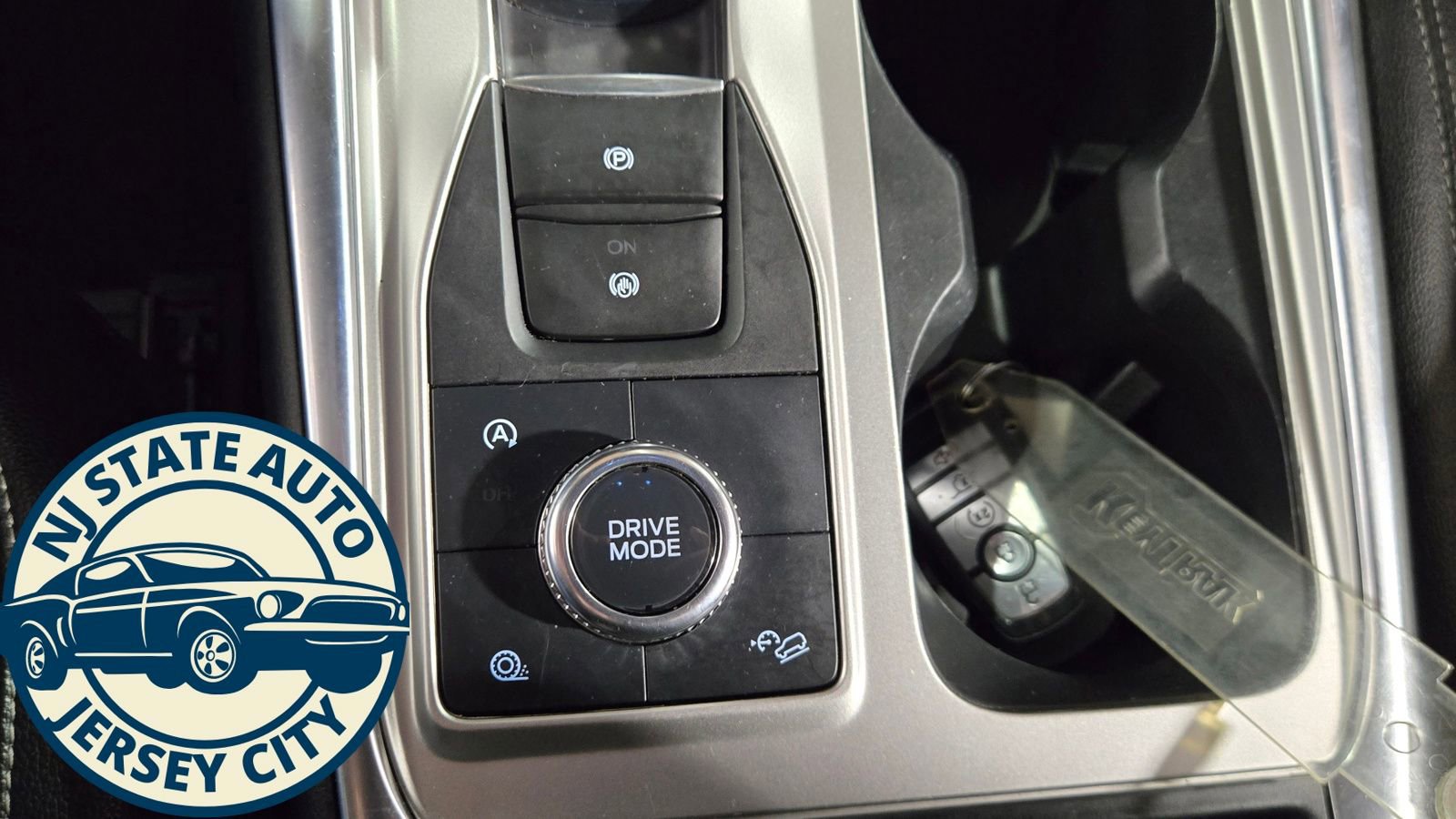 Used 2020 Ford Explorer XLT w/ Equipment Group 202A image 23