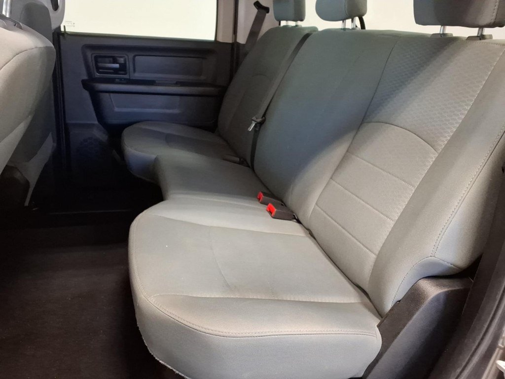 Used 2018 RAM 1500 Express AWD/4WD image 18