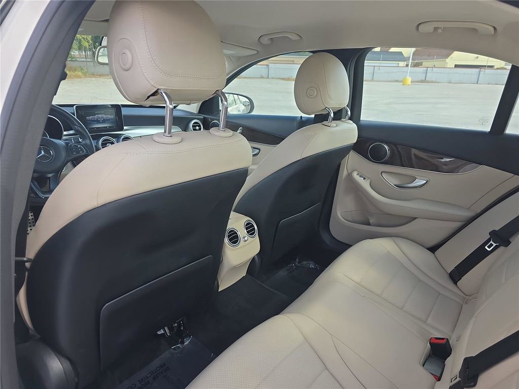 Used 2016 Mercedes-Benz C 300 Sedan image 10