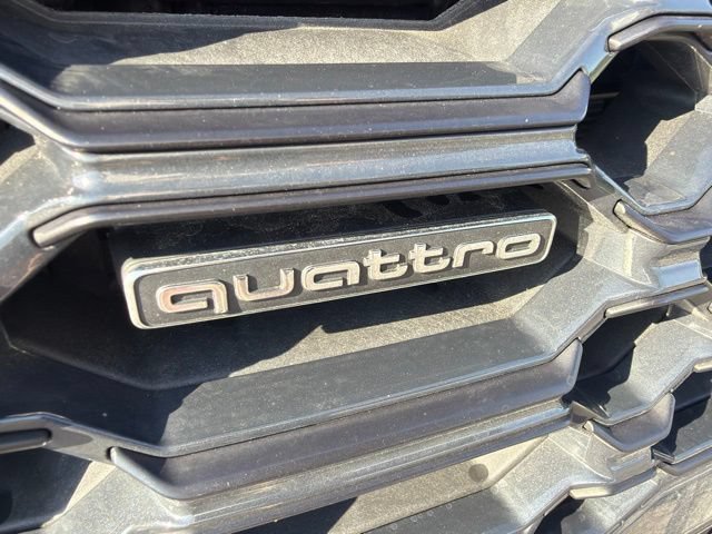 Used 2022 Audi Q5 2.0T Premium w/ Convenience Package AWD/4WD image 4