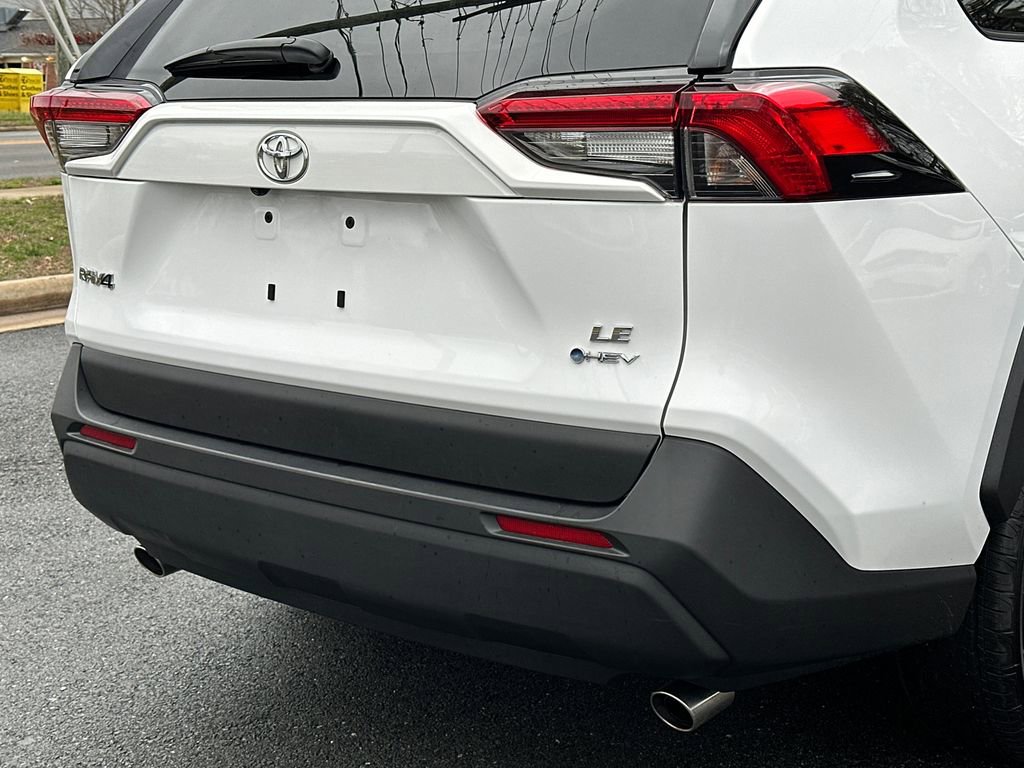 Used 2025 Toyota RAV4 LE image 5