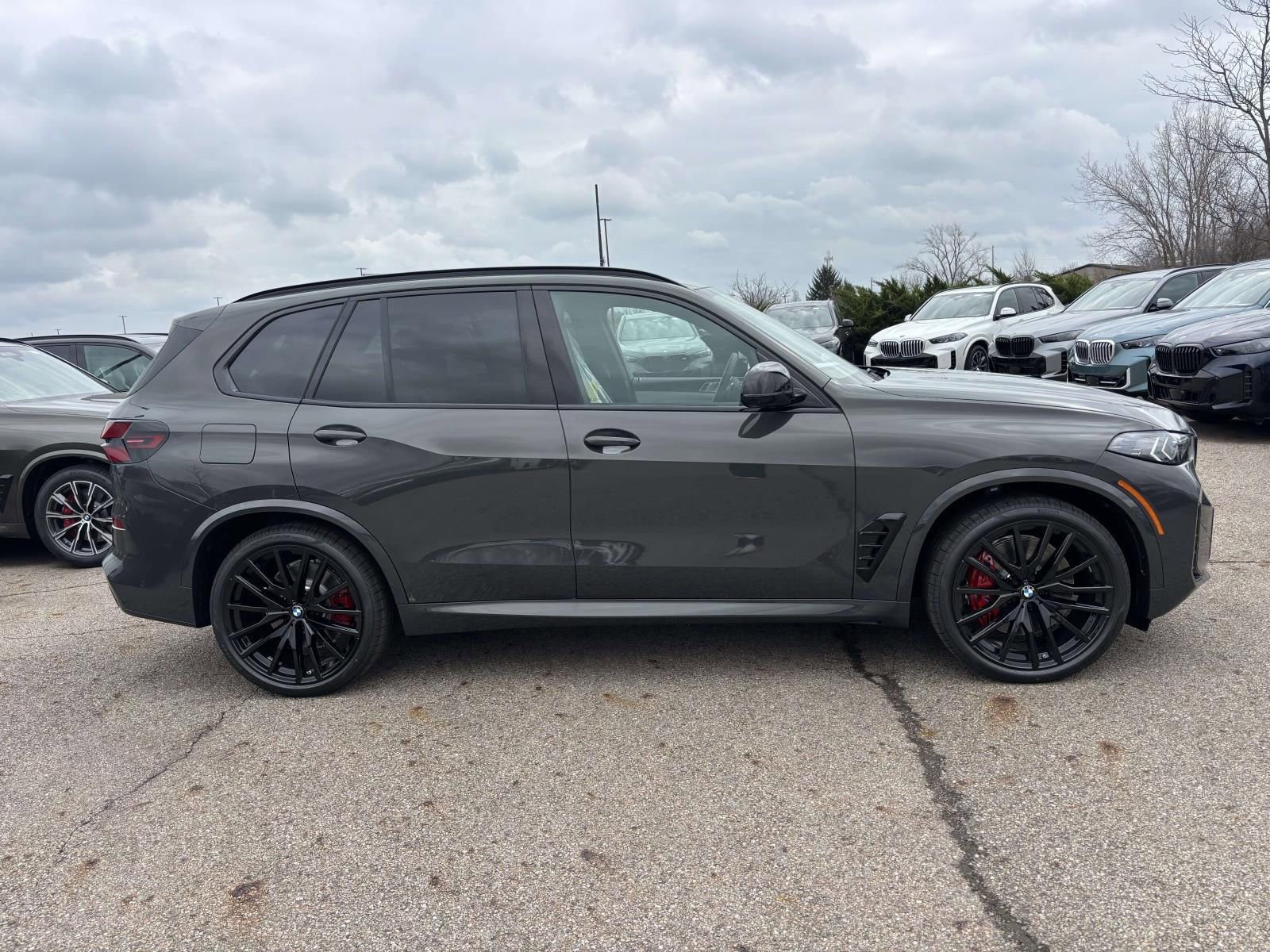 New 2026 BMW X5 M60i image 4