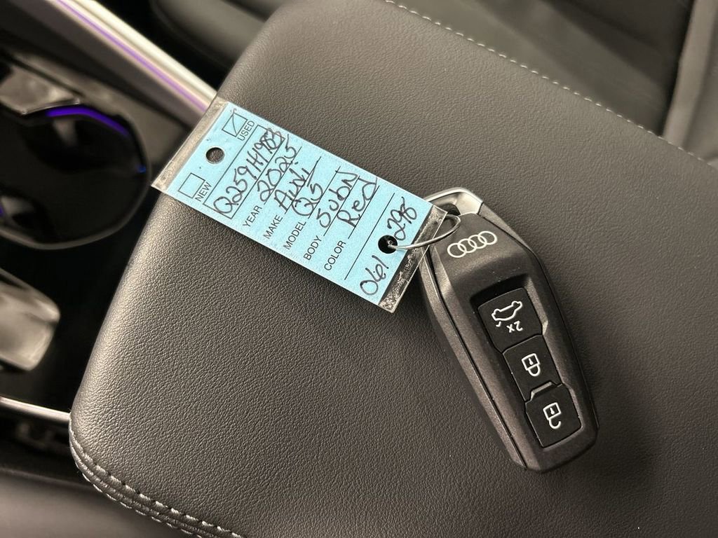 Used 2025 Audi Q5 Premium Plus w/ Premium Plus image 12