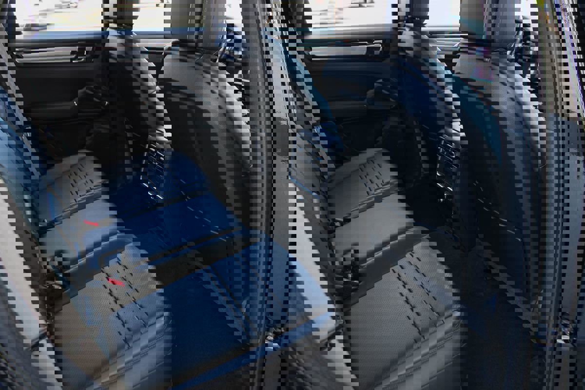 Used 2023 Porsche Cayenne Platinum Edition image 23