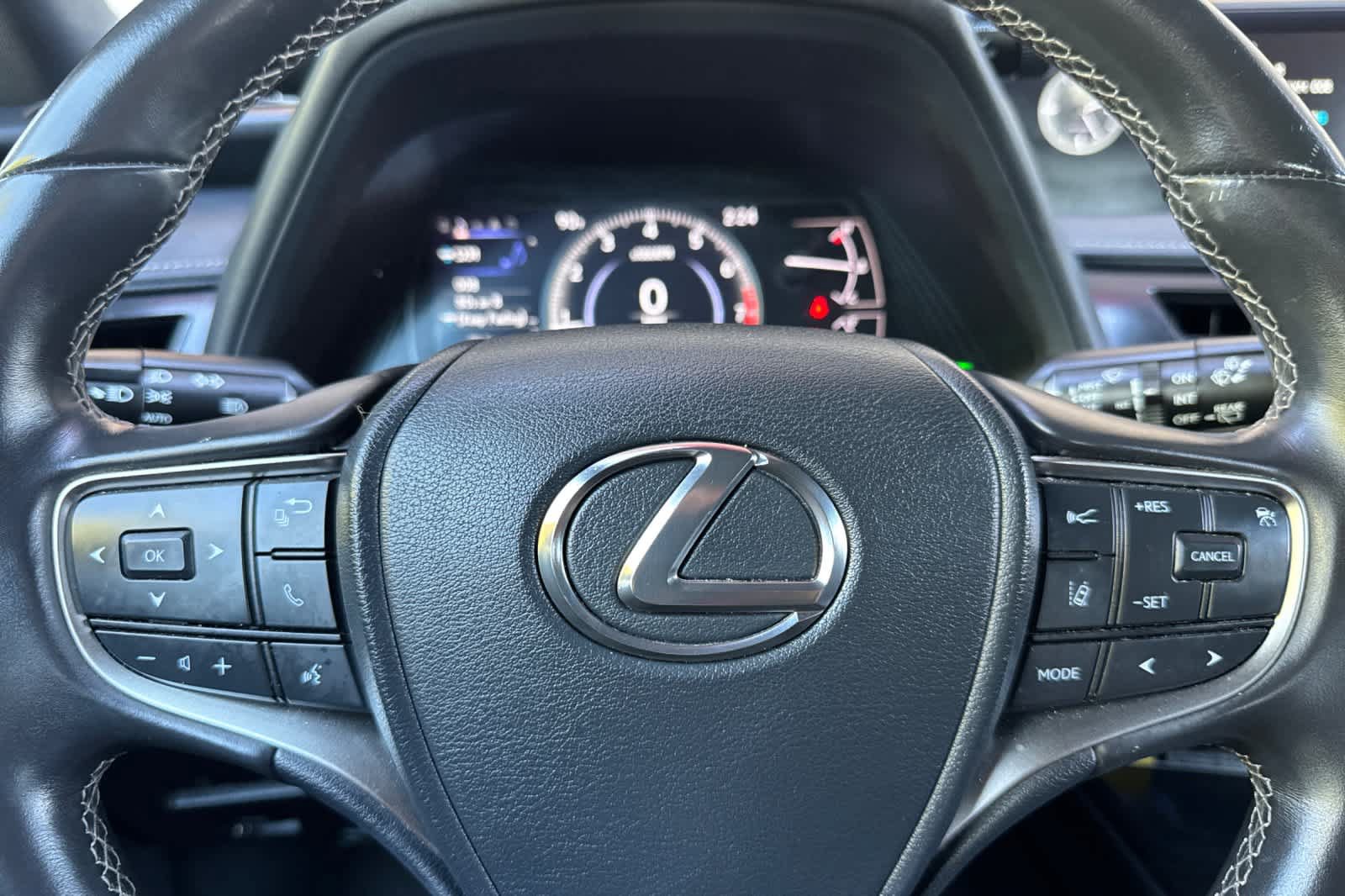 Used 2021 Lexus UX 200 w/ Accessory Package (Z1) FWD image 25