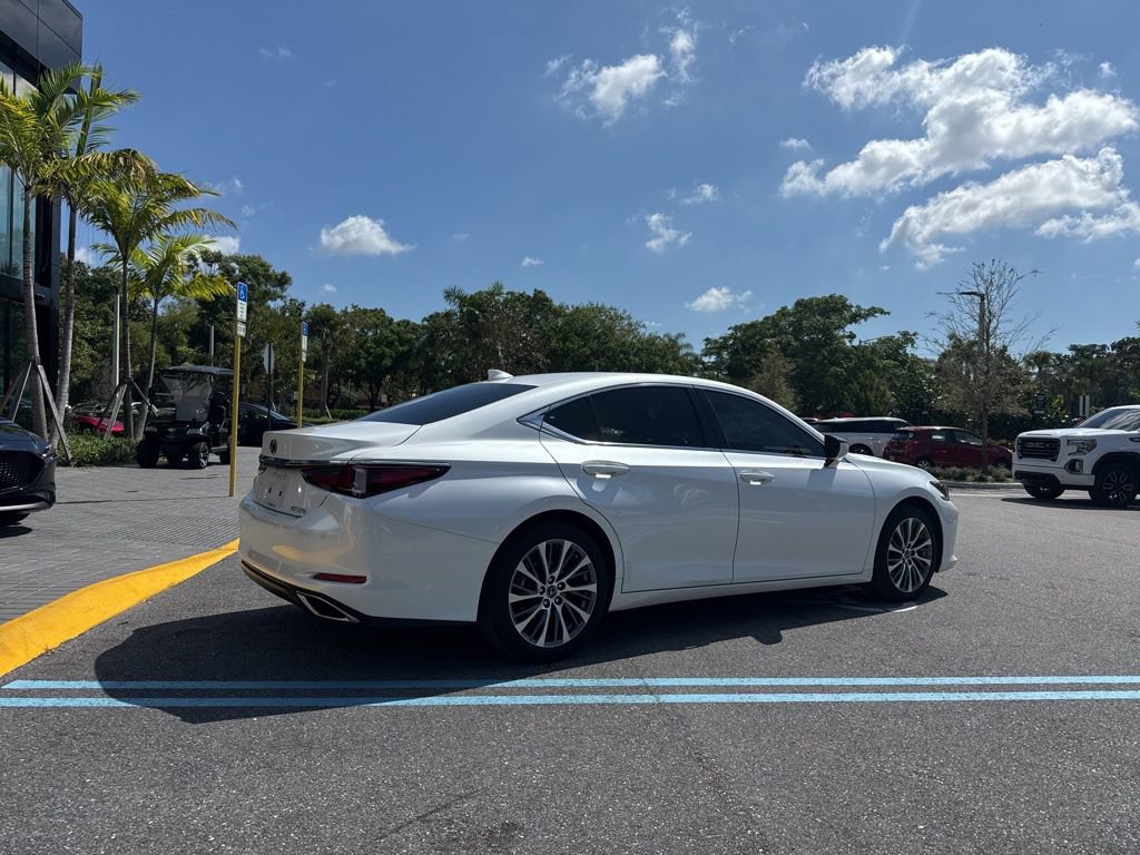 Used 2021 Lexus ES 350 w/ Premium Package image 4