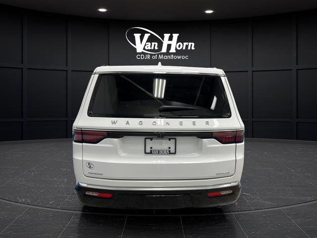 Used 2023 Jeep Wagoneer Series III w/ Premium Group I AWD/4WD image 4