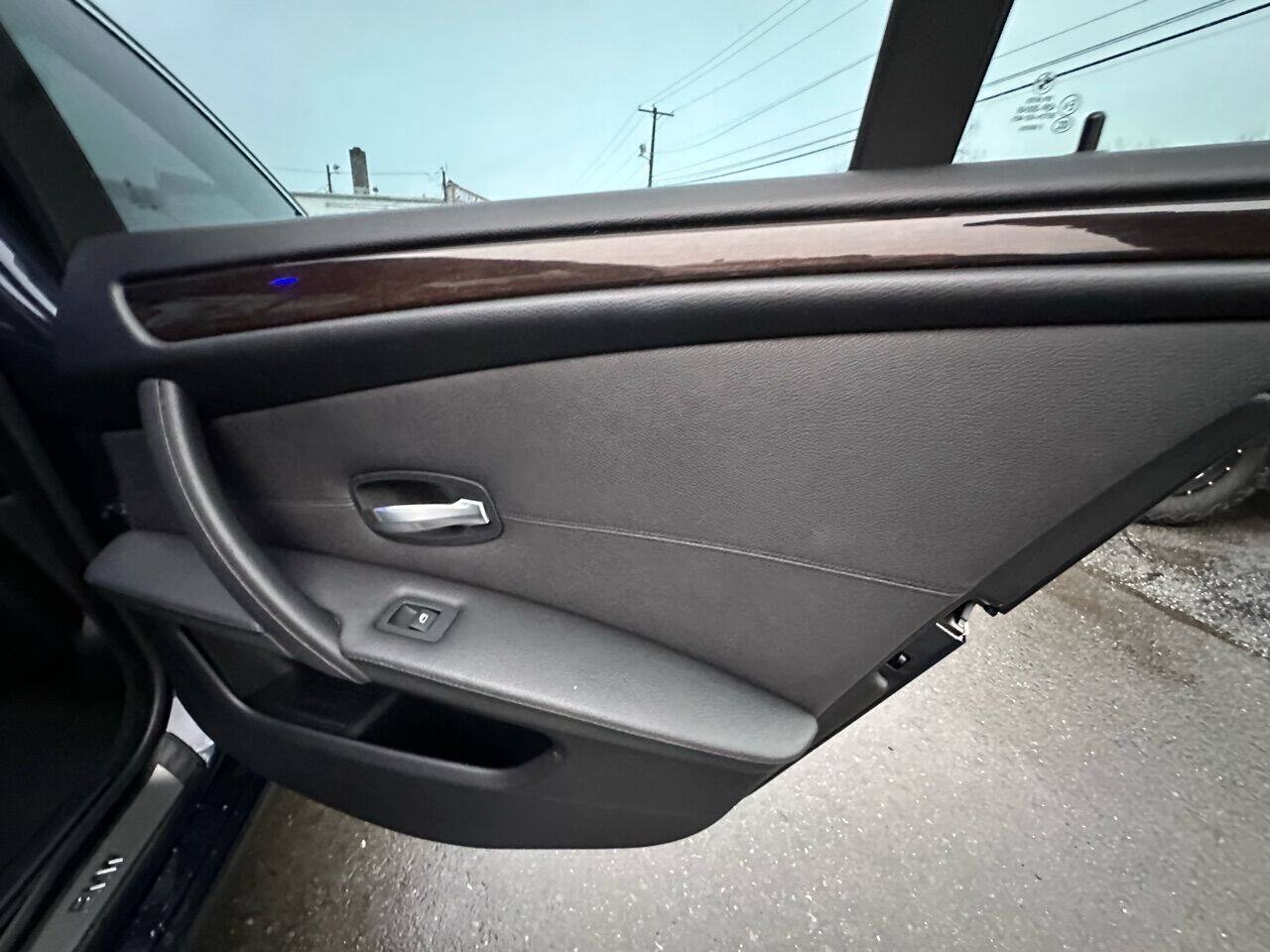 Used 2010 BMW 535i xDrive Sedan AWD/4WD image 22