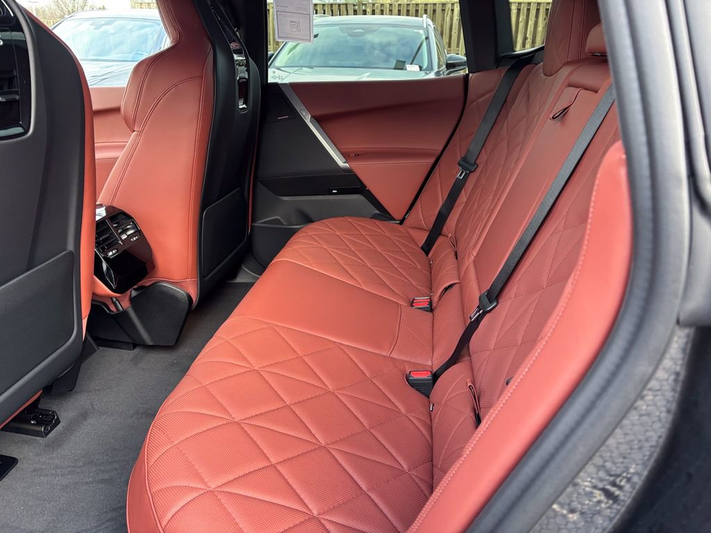 Used 2026 BMW iX xDrive45 image 32