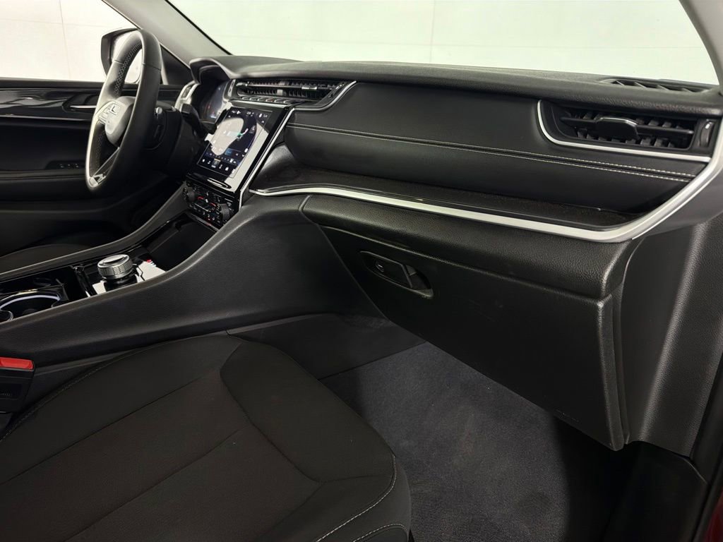 Certified 2023 Jeep Grand Cherokee Laredo w/ Luxury Tech Group I AWD/4WD image 30