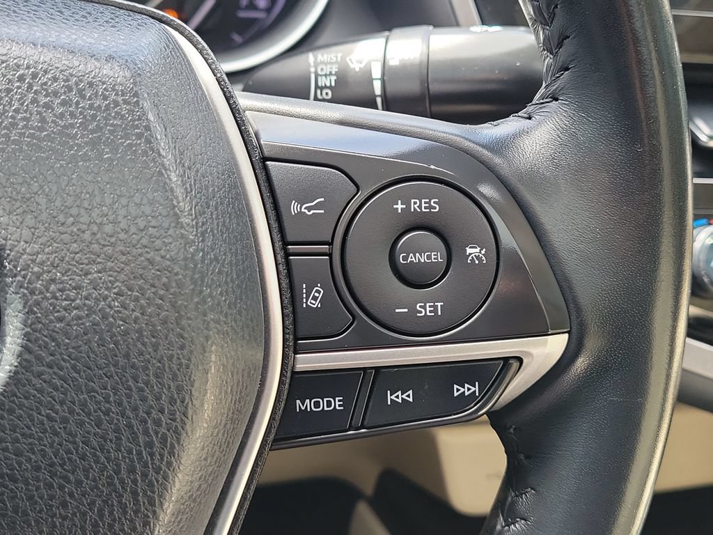 Used 2021 Toyota Camry XLE w/ Navigation Package FWD image 11
