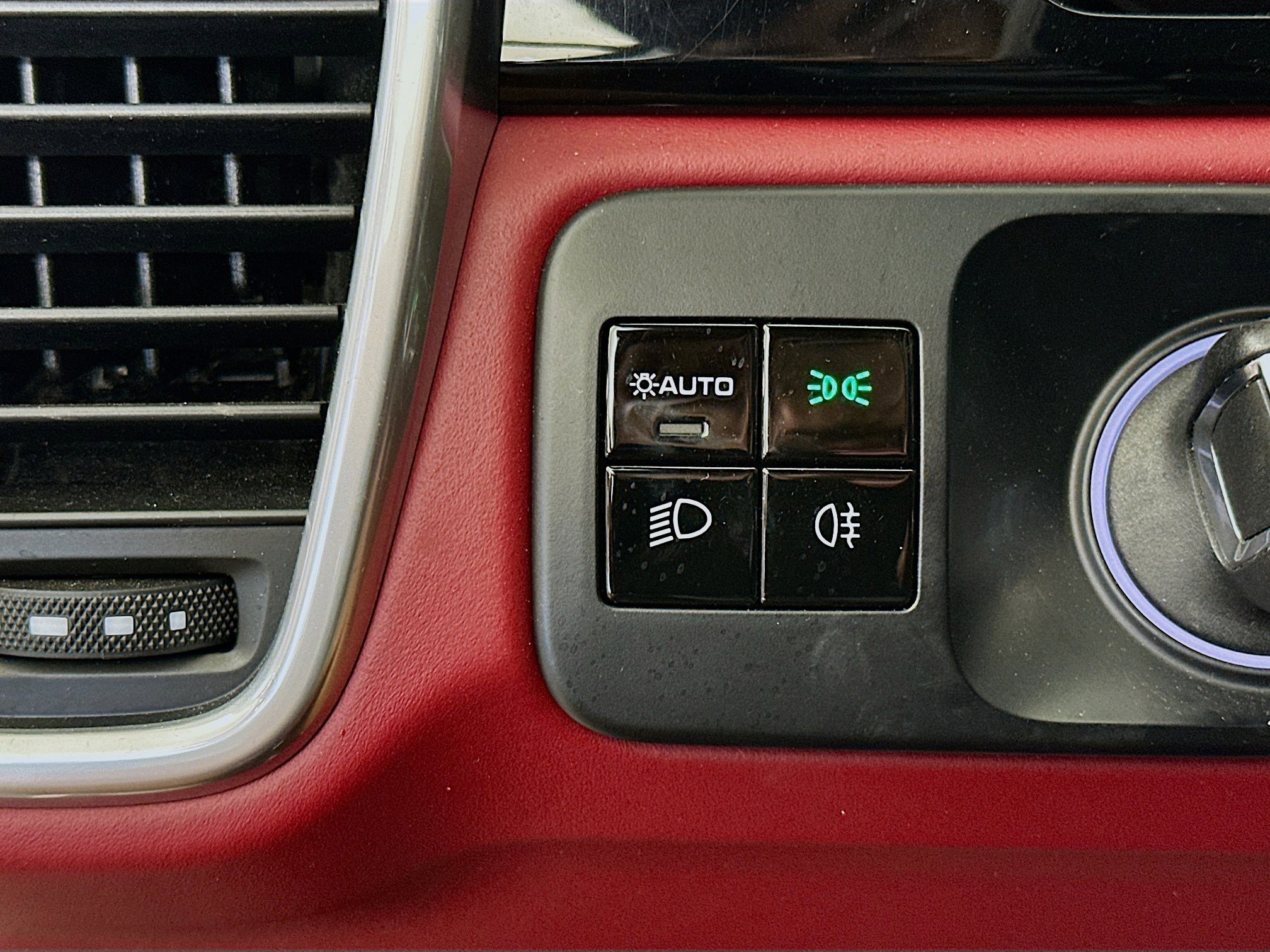 Used 2021 Porsche Cayenne AWD/4WD image 17