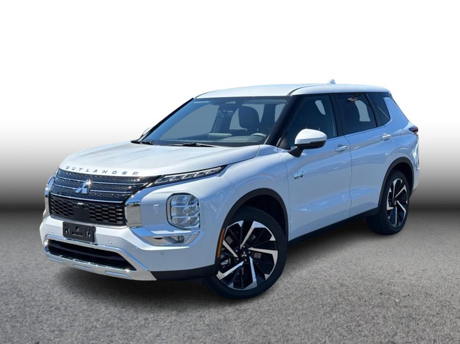 Used 2025 Mitsubishi Outlander SE