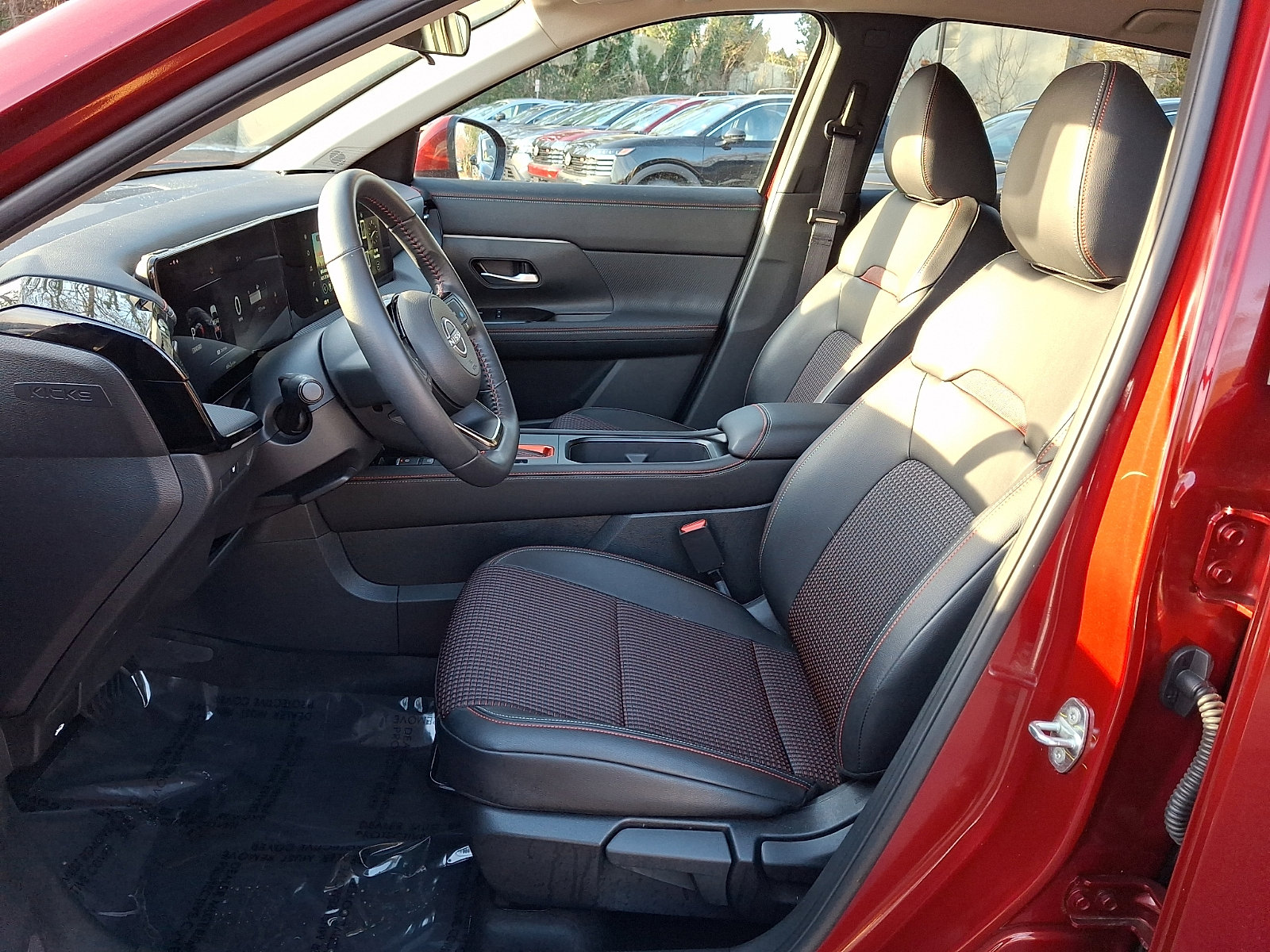 Certified 2025 Nissan Kicks SR image 15