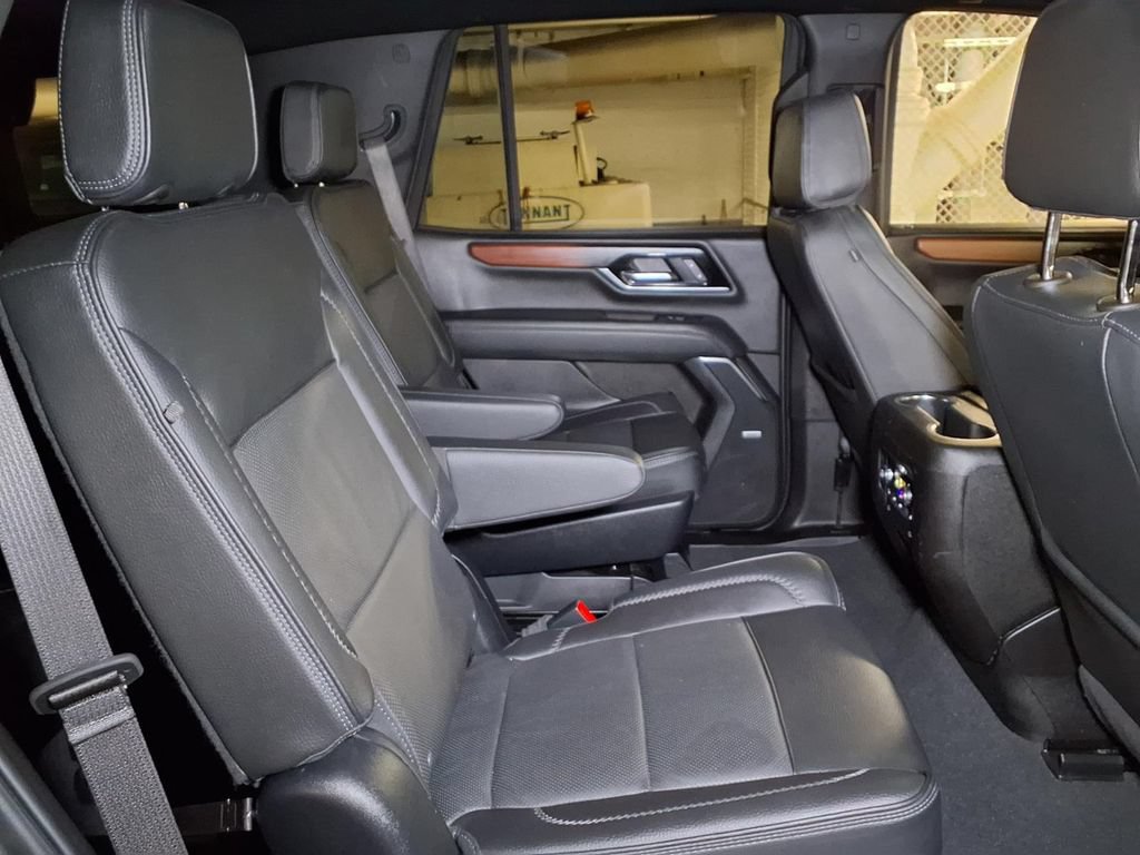 Used 2025 GMC Yukon Denali AWD/4WD image 21