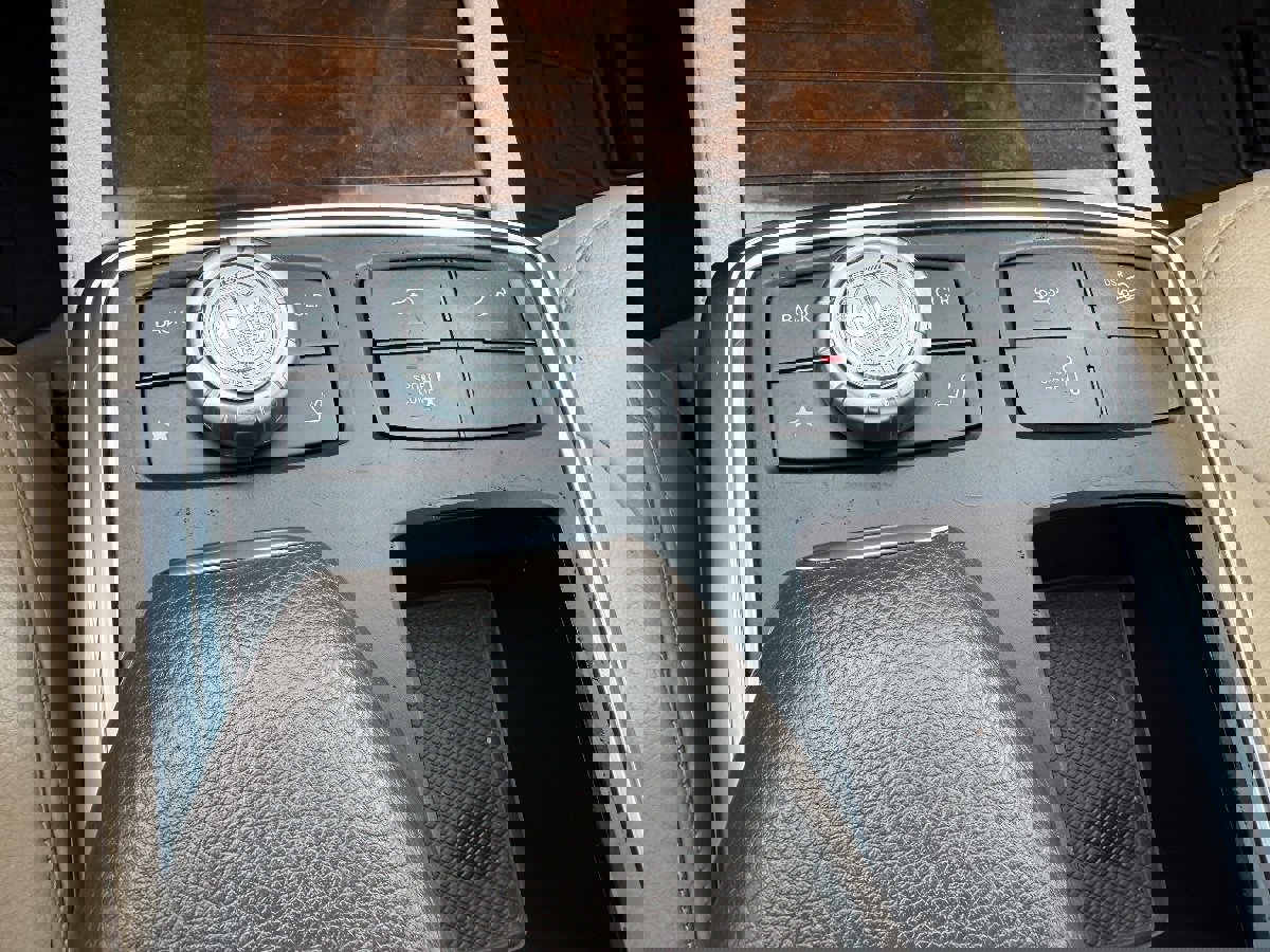 Used 2014 Mercedes-Benz GL 550 4MATIC image 41