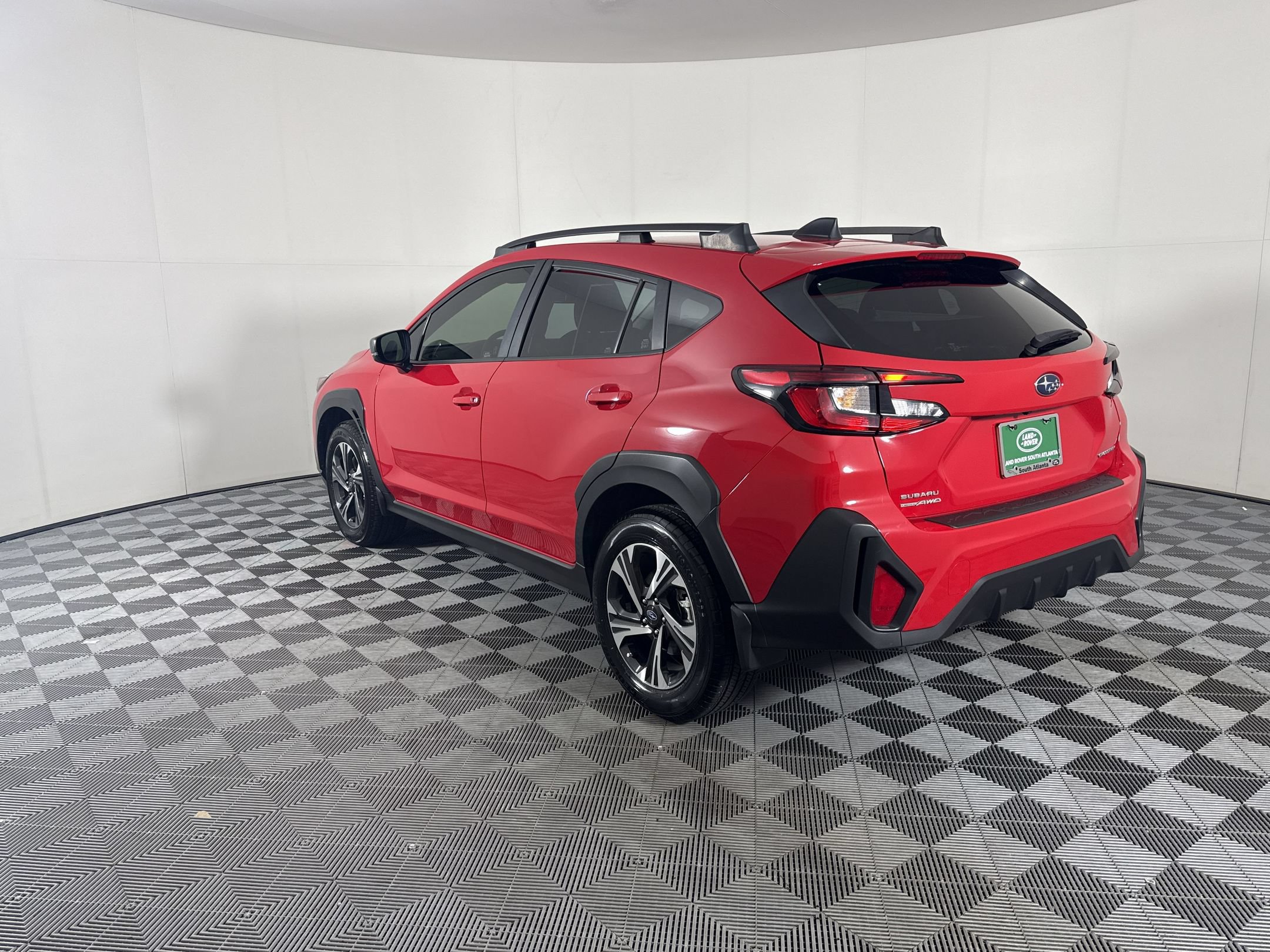 Used 2024 Subaru Crosstrek 2.0i Premium AWD/4WD image 3