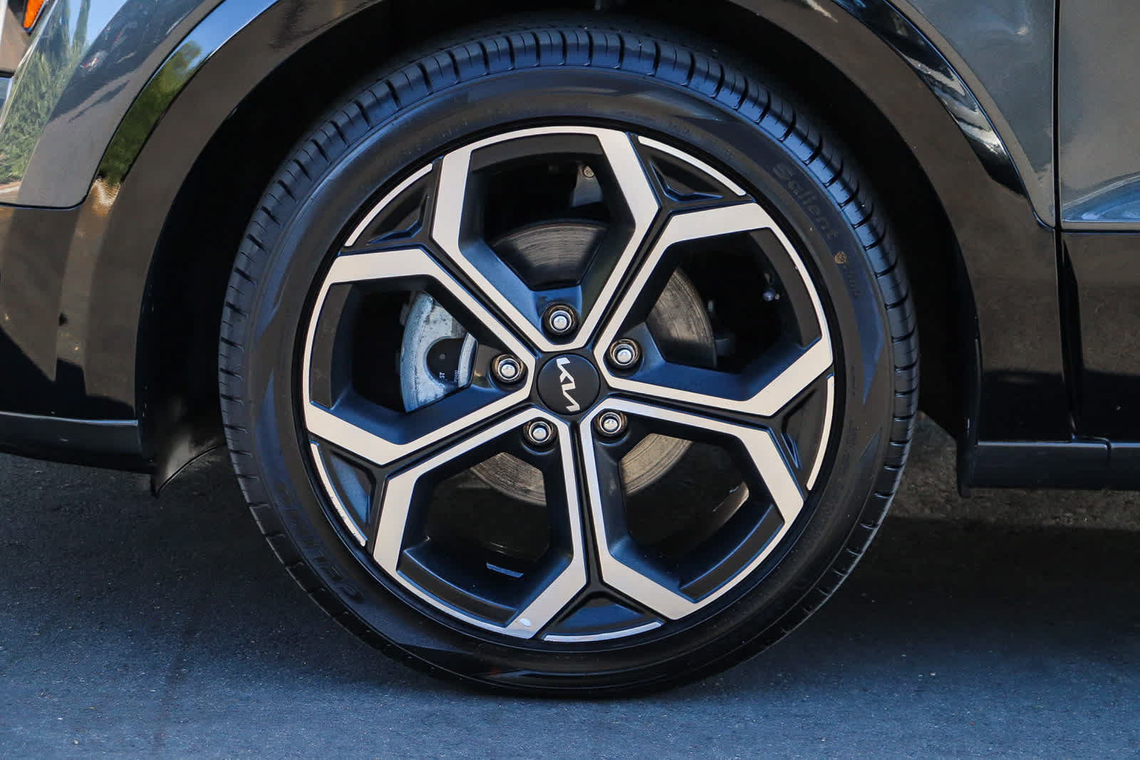 Used 2023 Kia Niro EX Touring FWD image 11