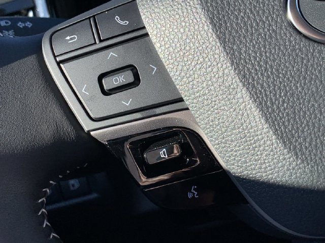 Used 2026 Toyota Camry SE FWD image 24