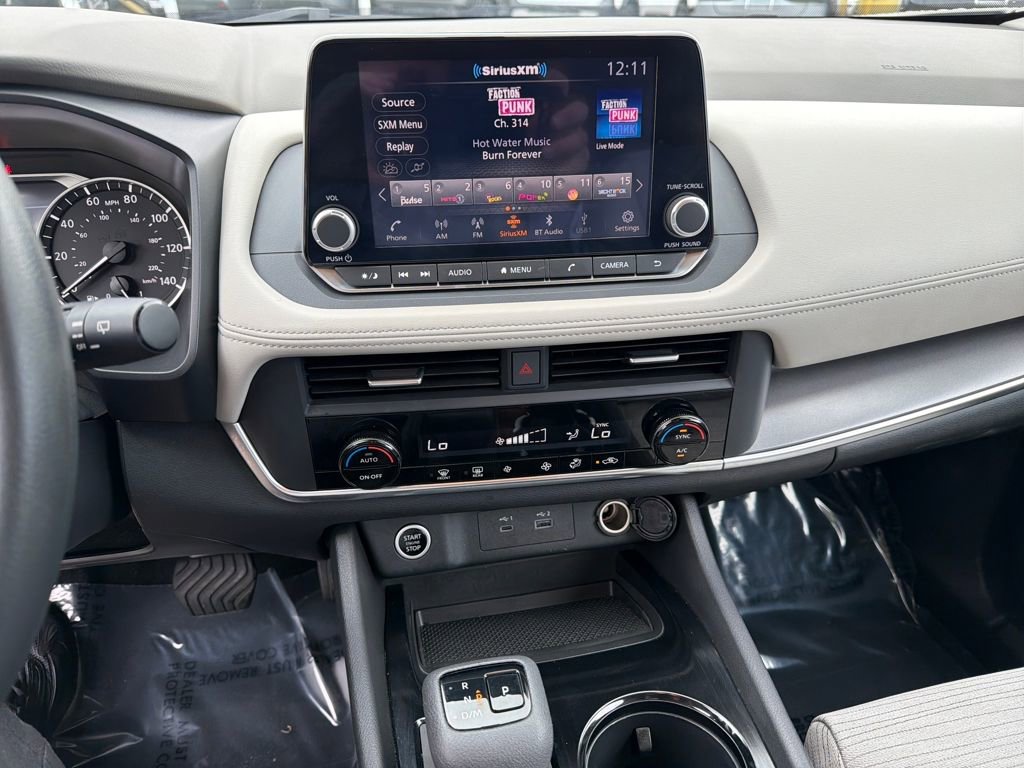 Used 2023 Nissan Rogue SV image 25