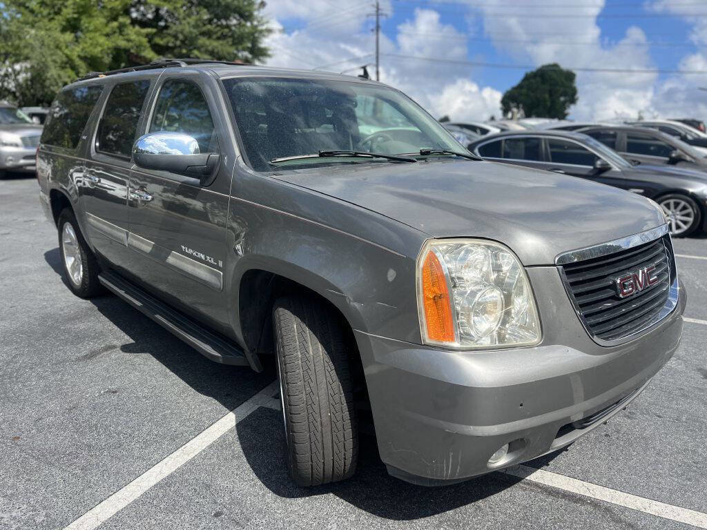 Used 2007 GMC Yukon XL SLT w/ SLT Preferred Equipment Group RWD image 3