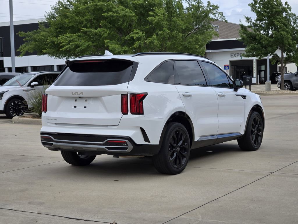 Certified 2023 Kia Sorento SX FWD image 4