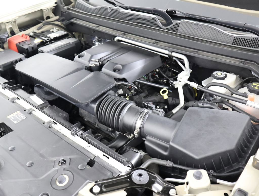 Used 2024 GMC Canyon AT4 w/ Technology Package image 11