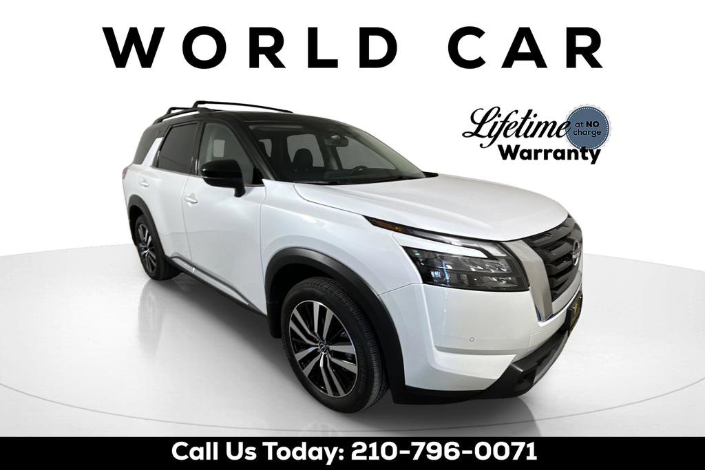 Used 2025 Nissan Pathfinder Platinum image 16