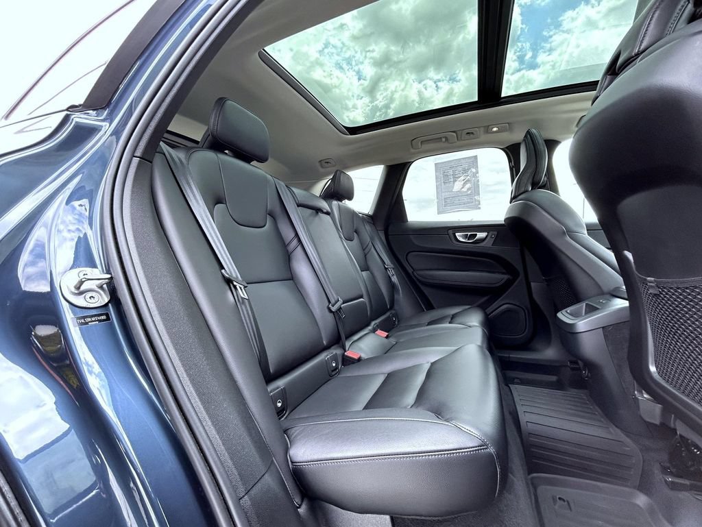 Used 2024 Volvo XC60 B5 Core w/ Climate Package AWD/4WD image 18