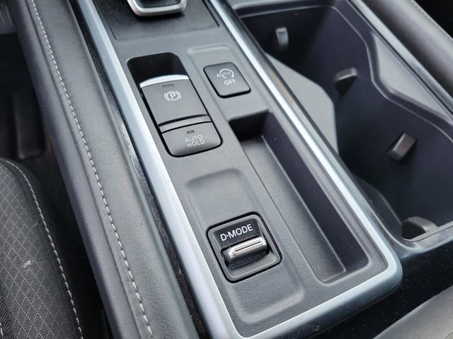 Used 2025 Nissan Pathfinder SV image 27