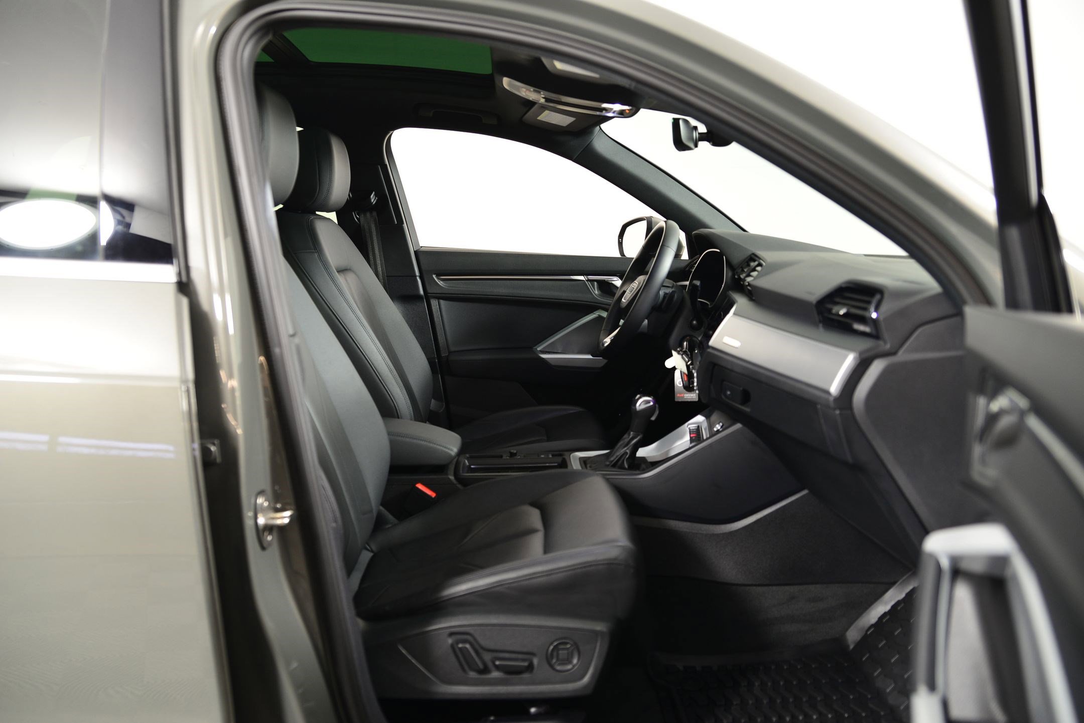 Certified 2023 Audi Q3 2.0T Premium w/ Convenience Package image 19