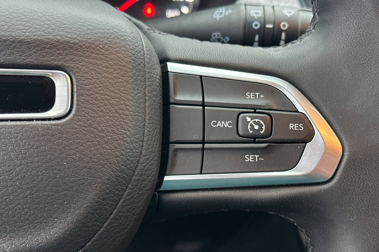 Used 2024 Jeep Compass Latitude image 36