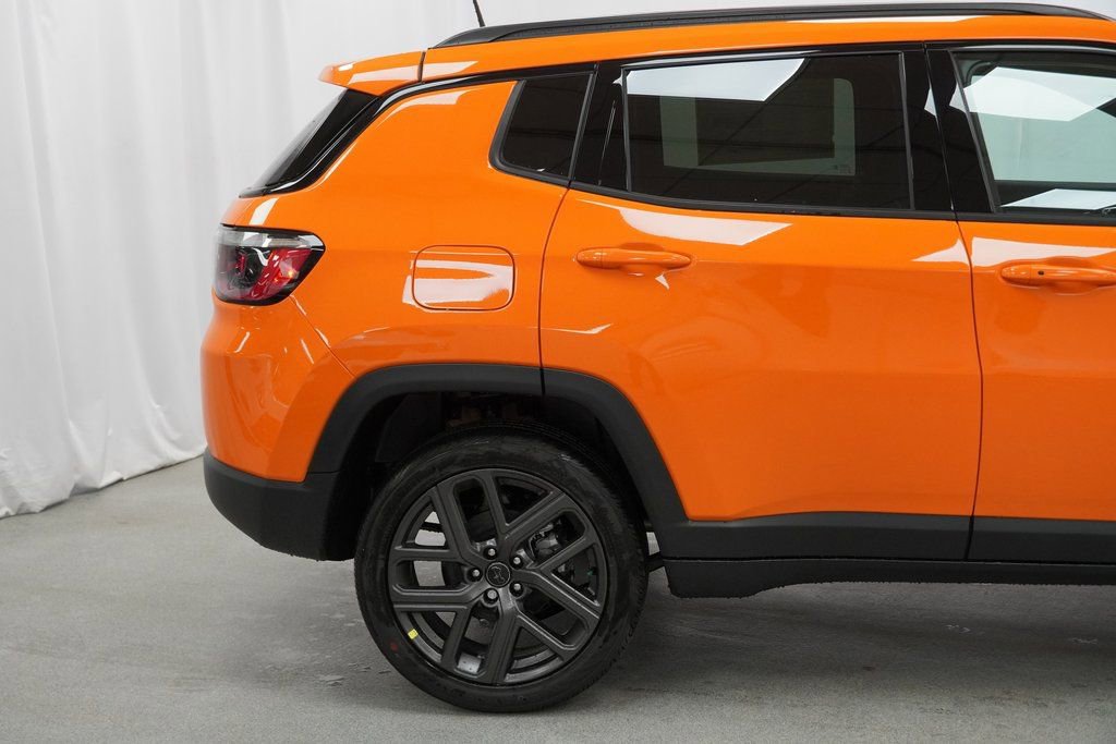 New 2026 Jeep Compass Latitude image 9