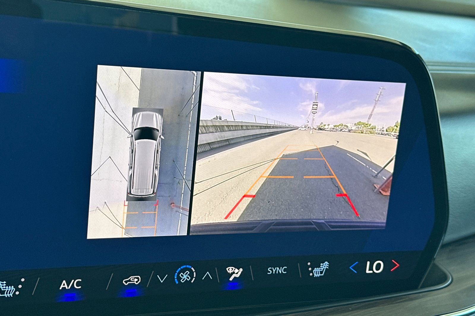 Used 2025 Chevrolet Suburban Z71 AWD/4WD image 20