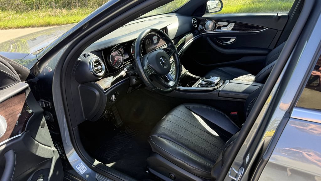 Used 2017 Mercedes-Benz E 300 4MATIC w/ Premium 1 Package image 3