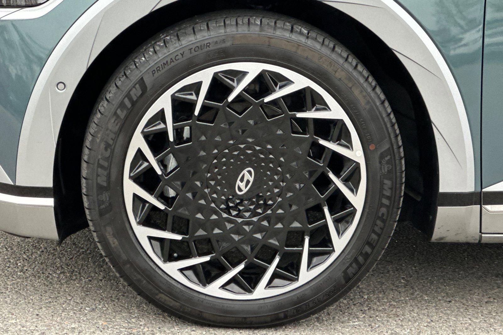 Used 2024 Hyundai Ioniq 5 Limited image 32