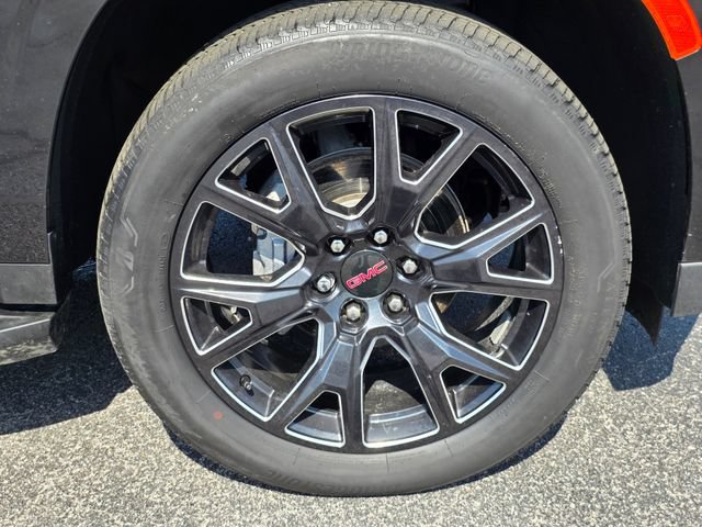 Used 2024 GMC Yukon XL Denali w/ Advanced Technology Package AWD/4WD image 16