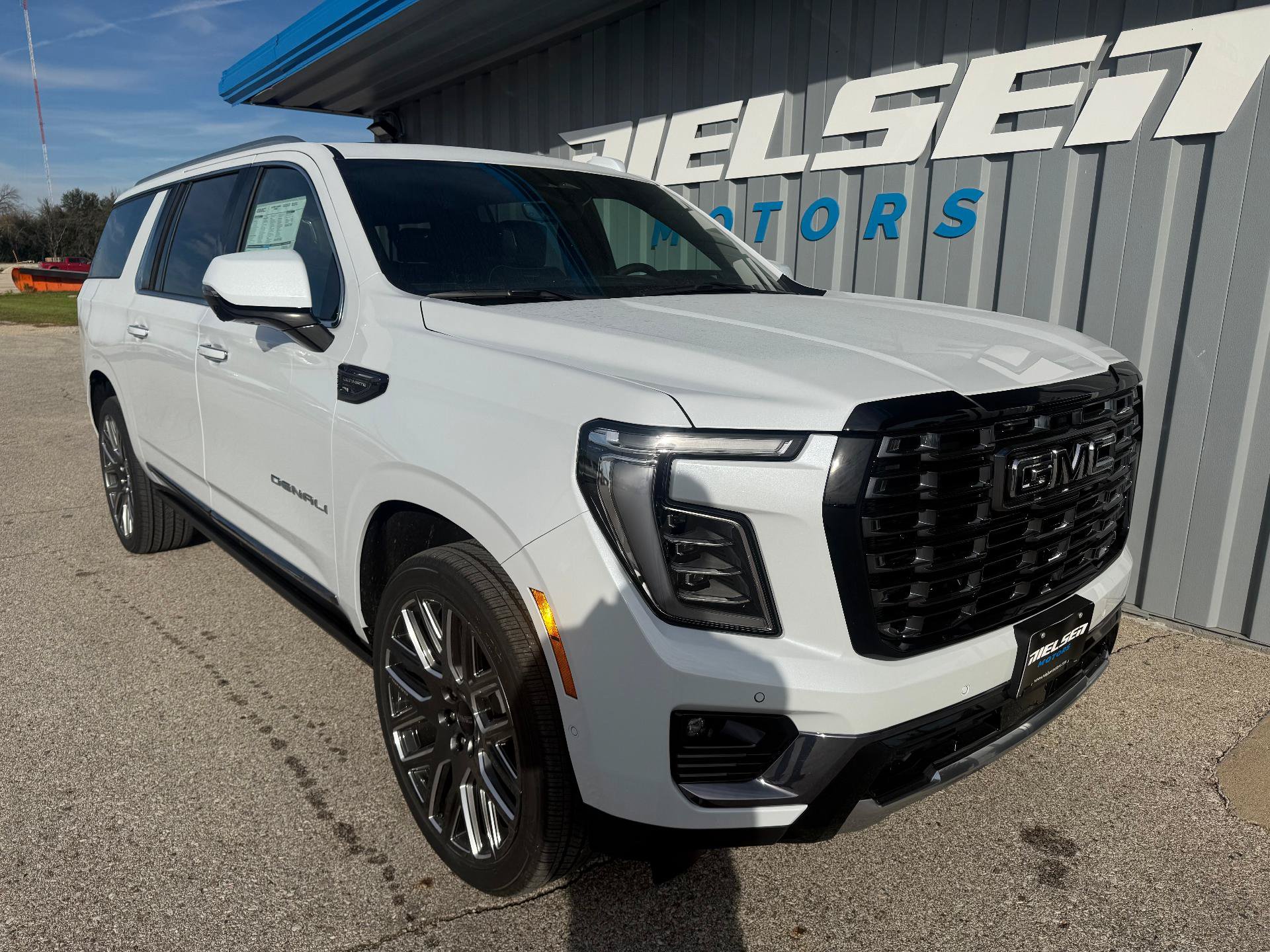 New 2027 GMC Yukon XL Denali Ultimate AWD/4WD image 2