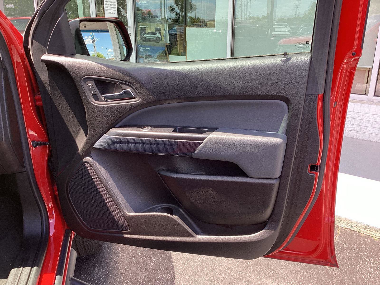 Used 2018 Chevrolet Colorado Z71 RWD image 8
