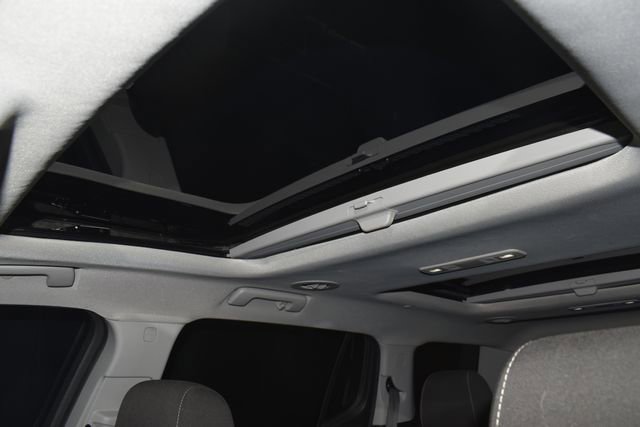 Used 2023 GMC Acadia SLE w/ Driver Convenience Package image 14