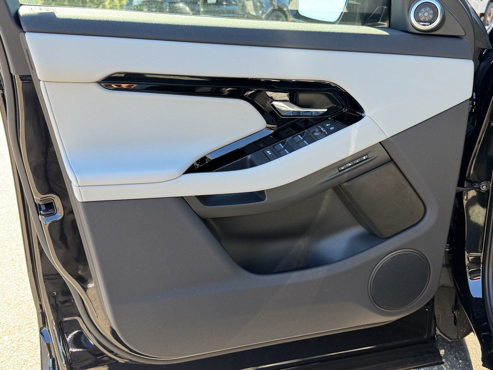 New 2026 Land Rover Range Rover Evoque S AWD/4WD image 14