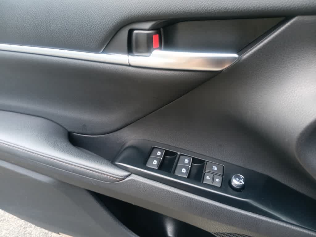 Used 2019 Toyota Camry XLE w/ Driver Assist Package FWD image 16