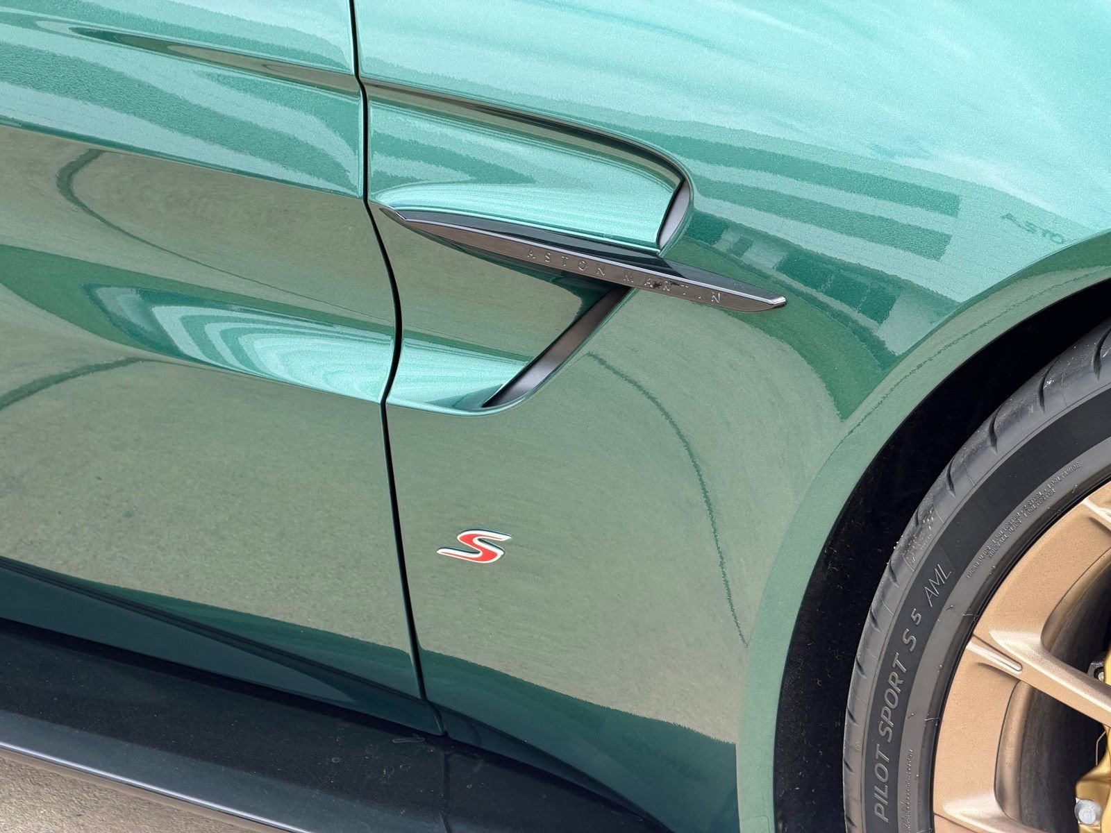 New 2026 Aston Martin V8 Vantage S image 22